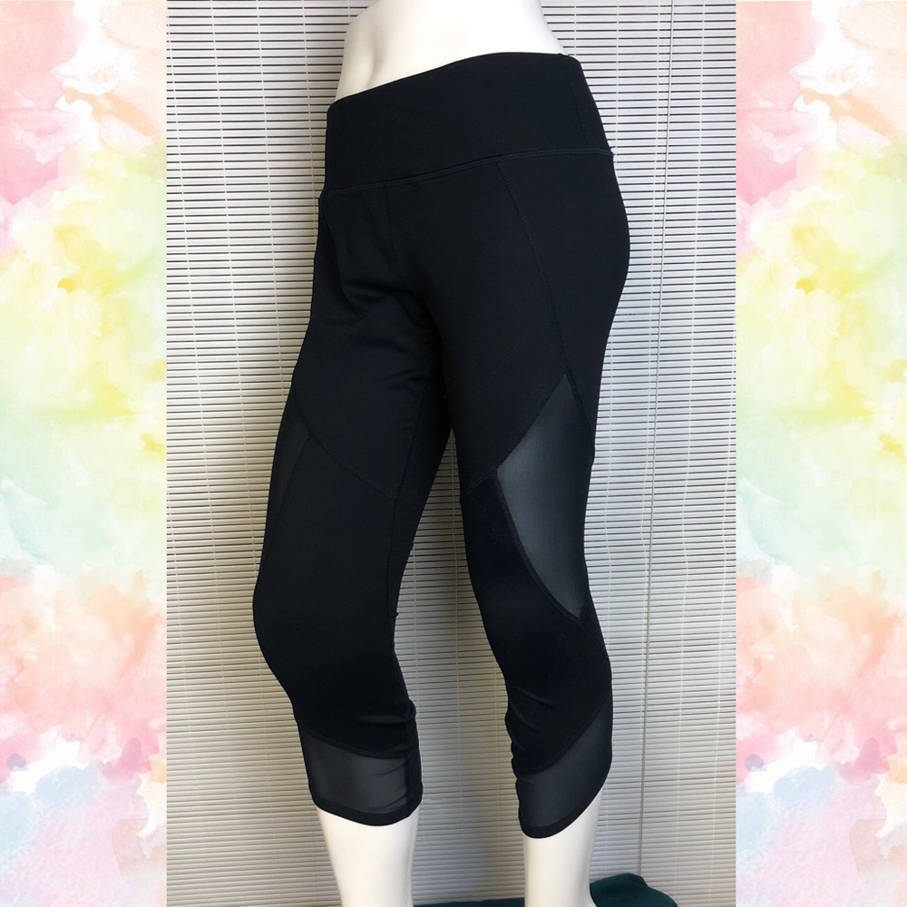 Black Sheer Mesh Cut Out Detail Crop Leggings